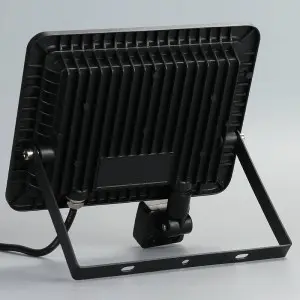 China wholesale China Aluminium Outdoor Waterproof IP66 LED 20W 30W 40W 50W 80W 100W All-in-One Solar Street Light Integrated Solar LED Street Light with Motion Sensor